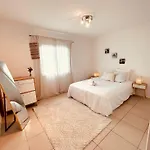 Grand 3 Chambres, 7 A 9 Personnes, A 300m De La *