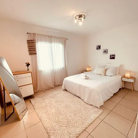 Grand 3 Chambres, 7 à 9 Personnes, A 300m De La *